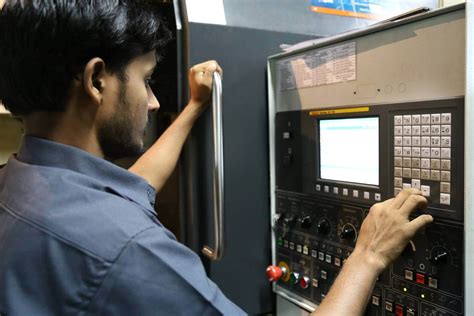 cnc machine course in lahore|cnc machine operator training Lahore.